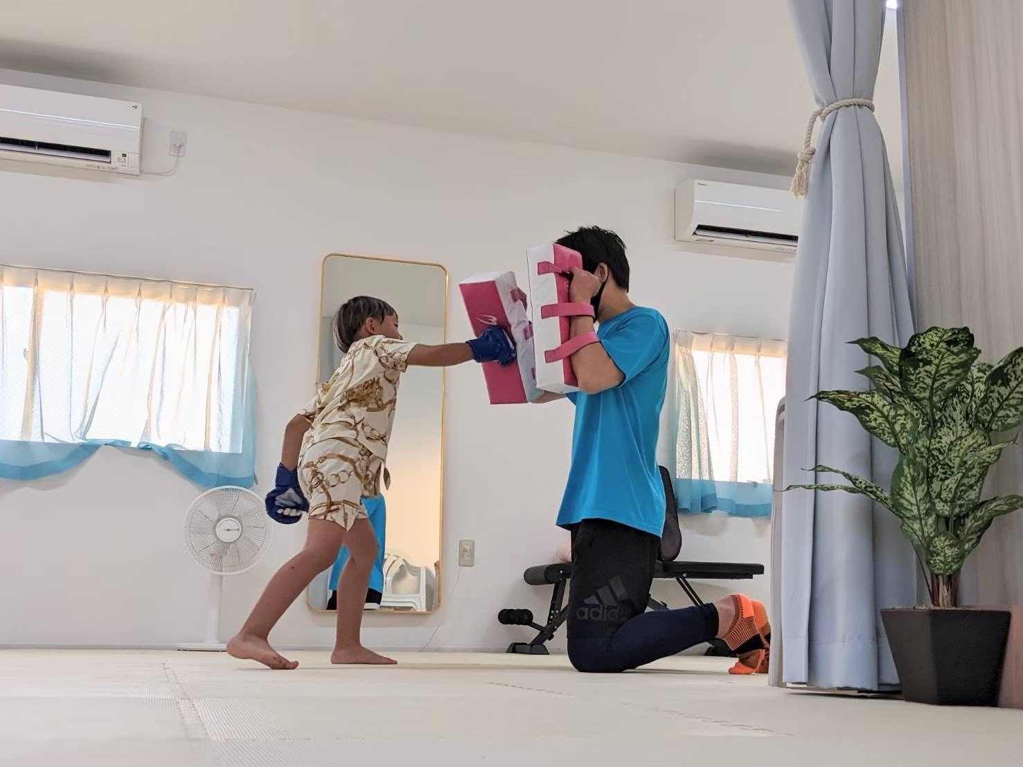 いじめ対策 護身術キックボクシング 練習風景